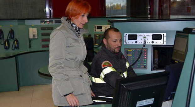Caterina Pattitoni nella centrale dei vigili del fuoco di Udine