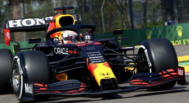 Formula 1, le pagelle: colpo Verstappen, Hamilton in chiaroscuro. Bene le Ferrari, ma è la pioggia a regalare spettacolo