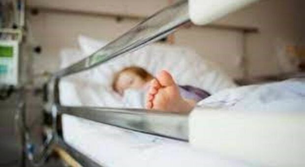 Neonato di 10 mesi muore in ospedale, «aorta recisa per sbaglio». La famiglia del bambino risarcita con un milione di euro