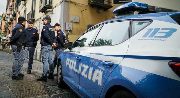 Controlli anti-Covid tra i Decumani, multati 10 napoletani in strada nonostante il coprifuoco