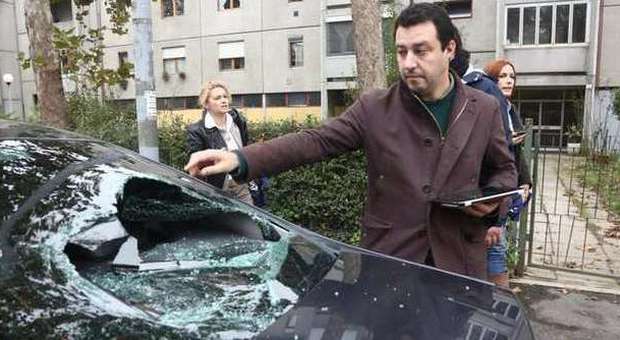 Salvini dopo l'aggressione al campo nomadi: «Quella non è Bologna»