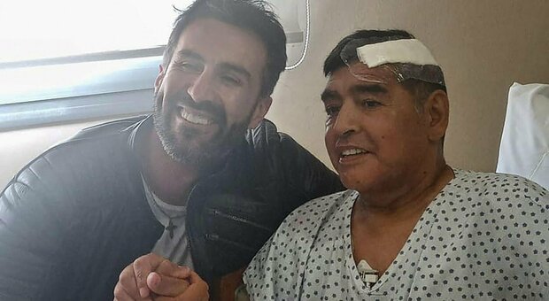Maradona, nuovo mistero sulla morte: «Giorni prima era caduto sbattendo la testa e nessuno lo aveva portato in ospedale»