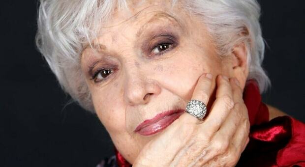 Marzia Ubaldi, morta l'attrice de "I Cesaroni" e "Suburra": aveva 85 anni. Aveva fondato una scuola di recitazione a Terni