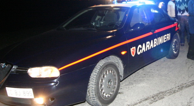 Jesi, ubriaco travolto da un'auto aggredisce i carabinieri: arrestato