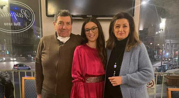 Giuseppe Iazzetta con la figlia Gabriella e la moglie Antonella