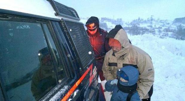 Disperso in montagna con il figlio di 6 anni, salvato dai carabinieri