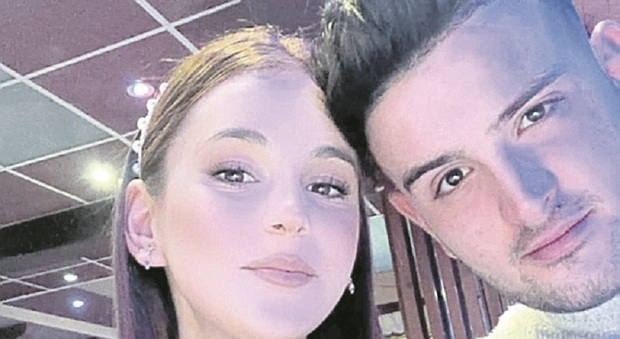 Mikele Tatani con la fidanzata Eralda morta nell'incidente insieme all'amica Barbara Brotto