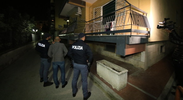 Napoli, la sparatoria del sabato sera: ladri in fuga, conflitto a fuoco con la polizia