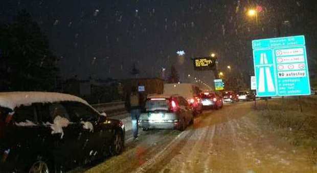 Maltempo: oggi scuole chiuse all'Aquila causa neve