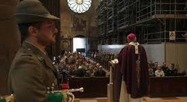 M5s a Gentiloni, rivedere gli accordi pattizi: le pensioni dei cappellani militari costano troppo allo Stato italiano