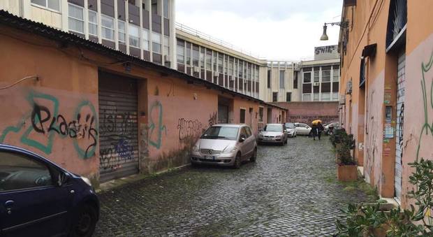 Affittopoli, a San Lorenzo i locali del Comune diventano garage privati