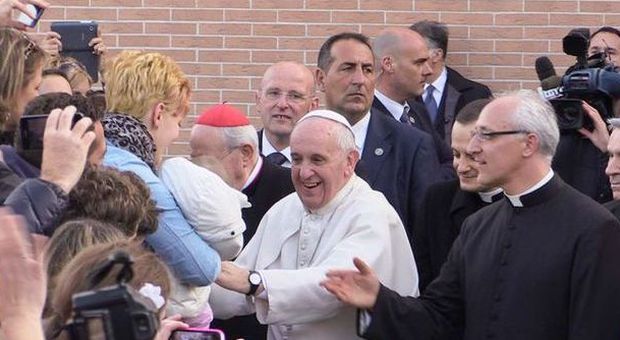 Le raccomandazioni del Papa in visita alla parrocchia dell'Infernetto