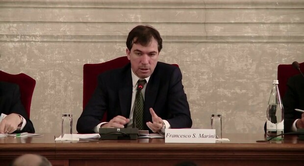 Il giurista Marini: «Per la Costituzione salute al primo posto, legittimo distinguere immunizzati e non»