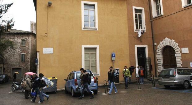 Perugia, al liceo classico Mariotti via libera alla settimana corta ma ci sono altre cento firme dei genitori contrari