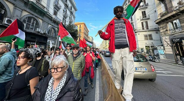 Palestina, a Napoli in piazza per il primo venerdì di Ramadan