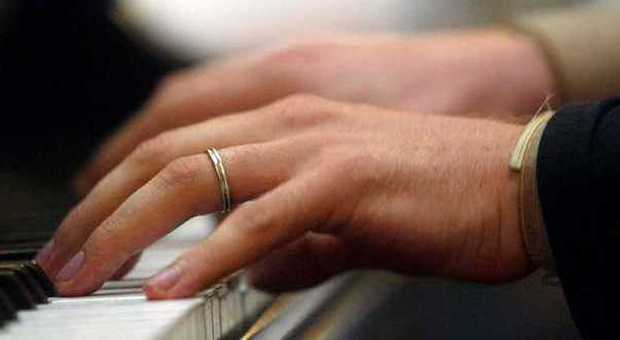 Bimbe molestate durante lezioni di piano: maxi-condanna al maestro di musica