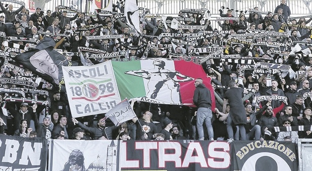 Boom di tifosi per l'Ascoli: la media di spettatori è la più alta dal ritorno in Serie B