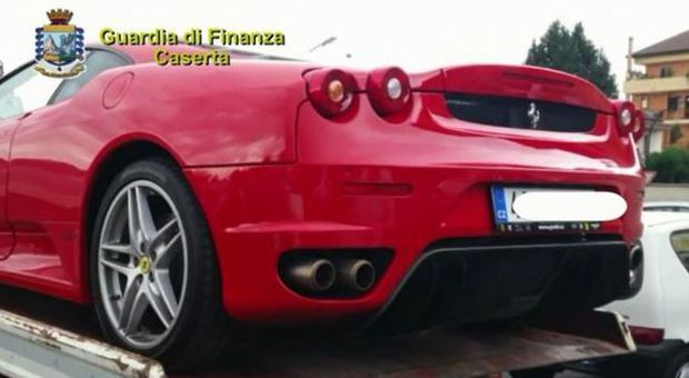 Auto di lusso straniere ma ignote al Fisco: boom nel Casertano