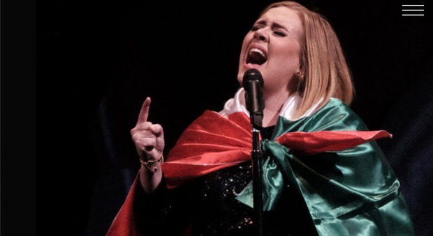 Adele chiede perdono ai fan: "Sono distrutta, ho danneggiato le mie corde vocali"