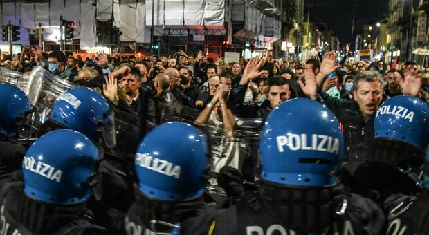 Milano, massima allerta per la doppia protesta dei No pass di domani