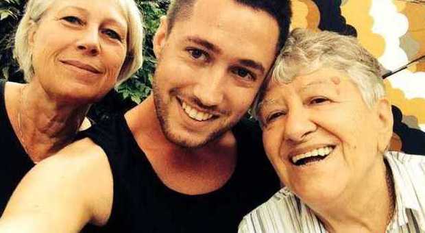 Nonna Ginetta va al Gay Pride e scrive al nipote Andrea: la poesia commuove il web