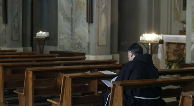 La decisione del parroco: a Crispiero stop alle messe, troppi rischi contagi da Covid