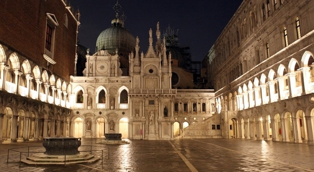 palazzo Ducale di notte