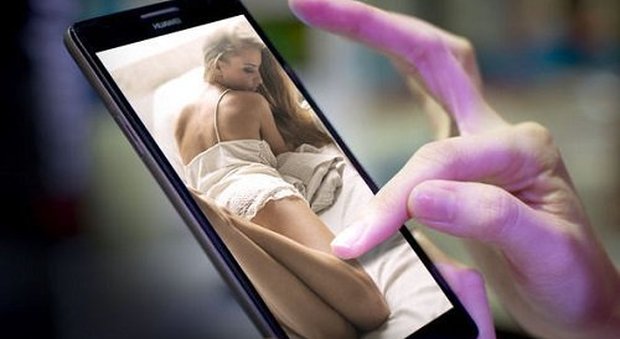 Porno su smartphone: guardarli con Android è molto pericoloso