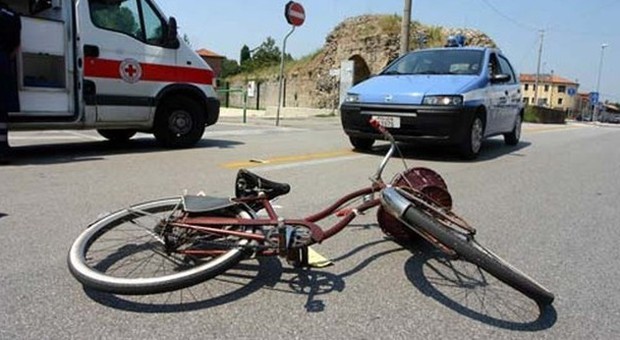 Castelfidardo, auto urta bici Gravissimo un ciclista di 54 anni