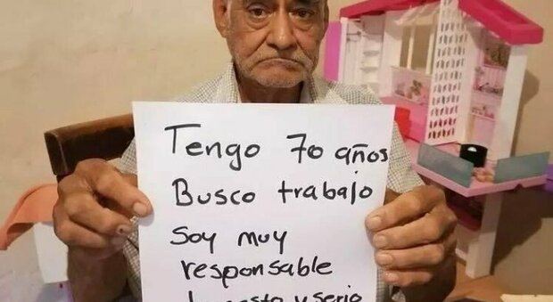 «Ho 70 anni, cerco lavoro»: messicano chiede aiuto per poter riscuotere la pensione e mantenersi