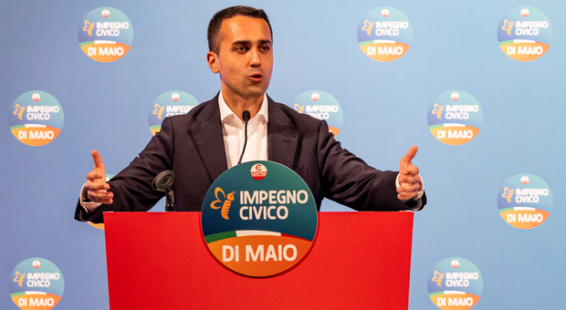 Luigi Di Maio a Napoli: «Il voto è un referendum sul reddito di cittadinanza»