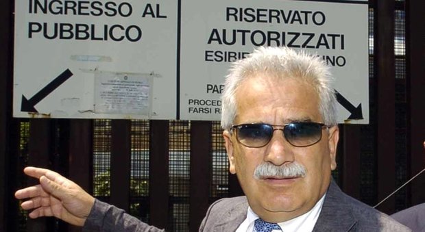 Milano, il ginecologo Severino Antinori rinviato a giudizio per aver prelevato a forza 8 ovuli a una infermiera