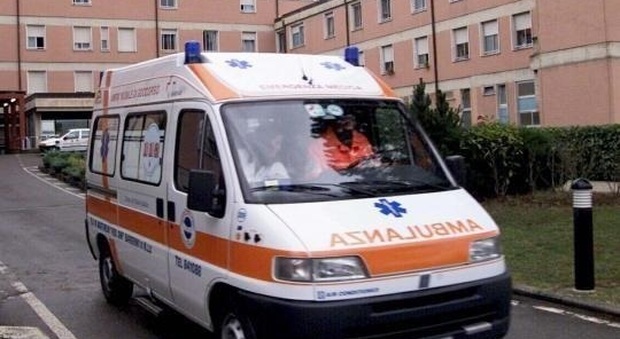 Un'ambulanza al Salesi