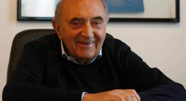 Ferlaino, gli auguri social del Napoli: «Auguri per i suoi 90 anni»