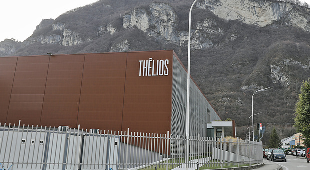 Longarone. Safilo finalizza la cessione: Thélios assorbe ufficialmente i 247 ex dipendenti