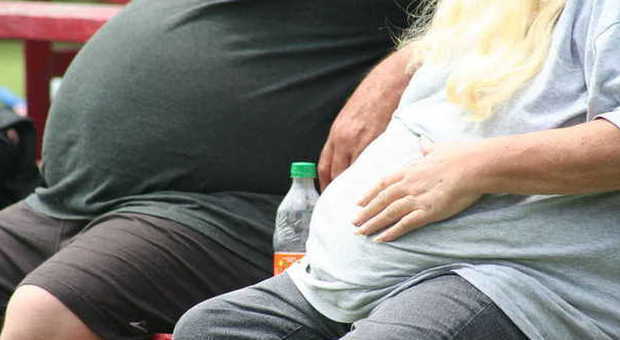 Gli obesi vivono di più e hanno meno problemi cardiovascolari: la ricerca controtendenza