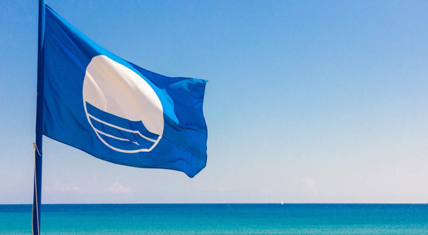 Bandiere Blu 2024, spiagge della Campania ai vertici: ecco le 20 località