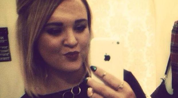 Ragazza di 19 anni trovata morta in albergo: uccisa da cocktail di cocaina, ecstasy, alcol e gas esilarante
