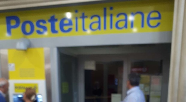 Coronavirus, Poste Italiane annuncia la riduzione dei turni: «Alcuni uffici chiusi in diversi comuni»
