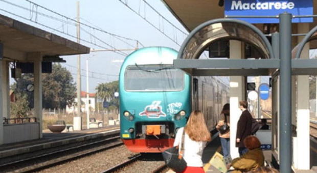 Si lancia sotto un treno a Maccarese: morto un uomo