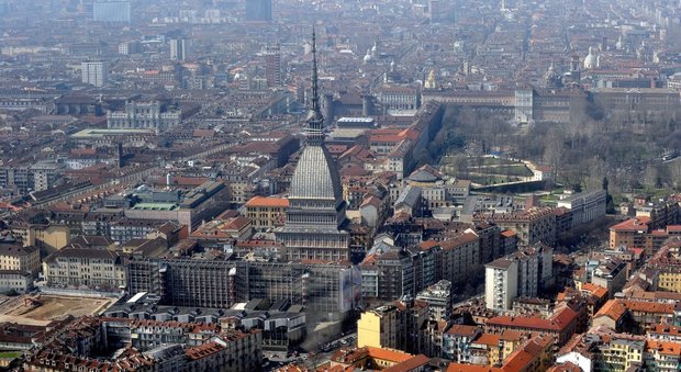 Torino, doppio allarme bomba: evacuata la Mole Antonelliana