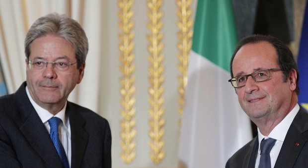 Parigi, Hollande e Gentiloni uniti: «Per la crescita stop alle ossessioni sulle regole di bilancio. Avanti con la Tav»