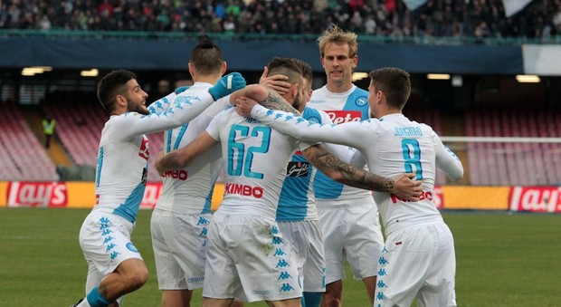 Il Napoli cala il tris con il Pescara: a segno Tonelli, Hamsik e Mertens