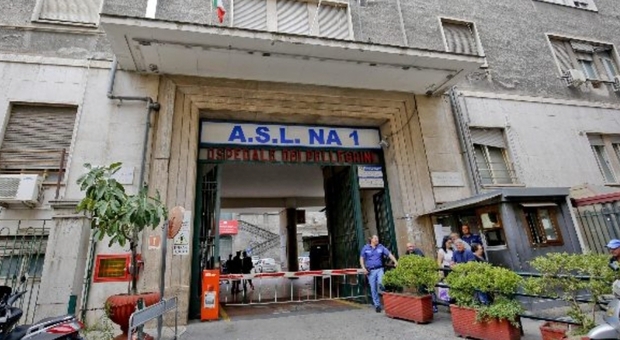 Suicidio a Napoli, 40enne tenta di impiccarsi al corso Vittorio Emanuele: salvata dai vigili del fuoco