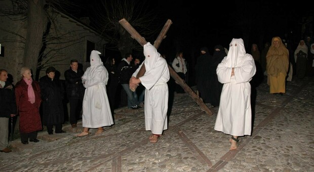 La processione del Cristo morto (foto d'Archivio)