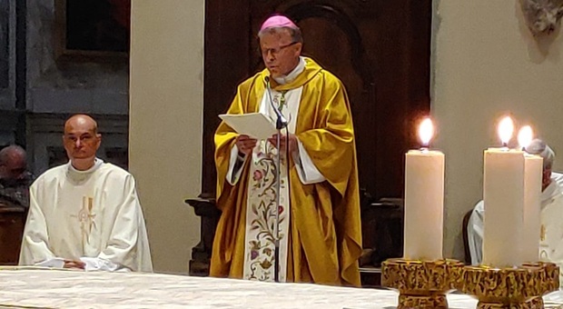 L'ultima omelia a Fano del vescovo uscente Trasarti: «Siete un popolo attivo e accogliente. Grazie, cercate il bene comune»