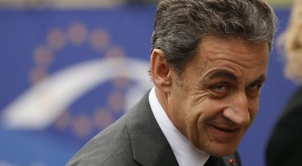Francia, il ritorno di Sarkozy frena Le Pen. Hollande in calo