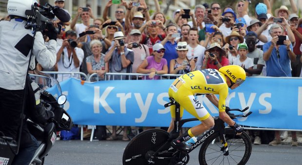 Kwiatkowski vince la crono di Marsiglia, per Froome il terzo Tour de France