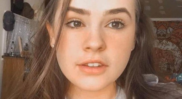 Adolescente trovata morta nel suo letto dai genitori, uccida dal fumo degli incendi in Australia
