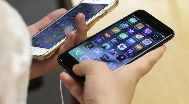 L’iPhoneX per un solo euro: dilaga la truffa sui cellulari
